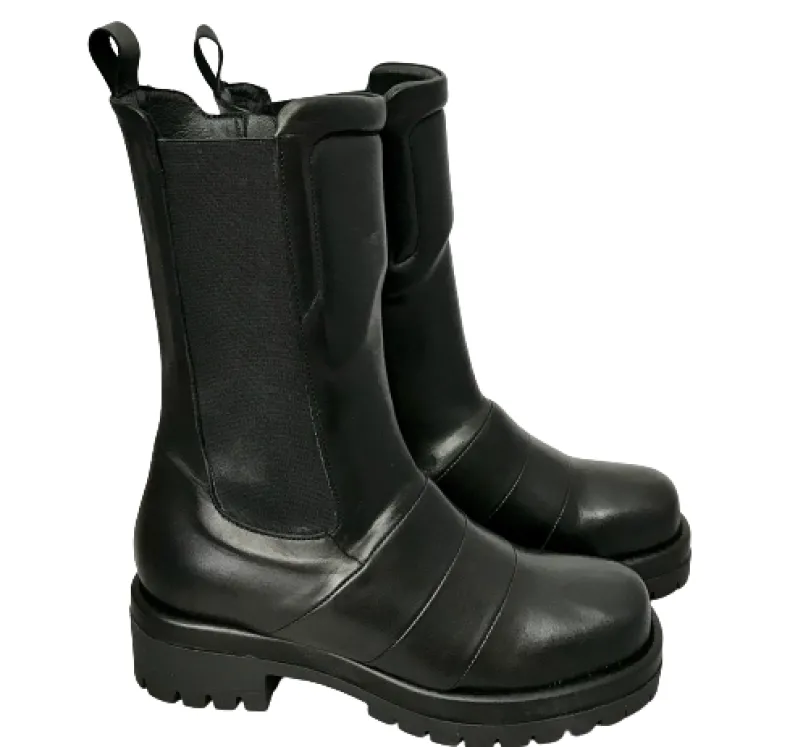 Ankle Boot With Elastic And Zip