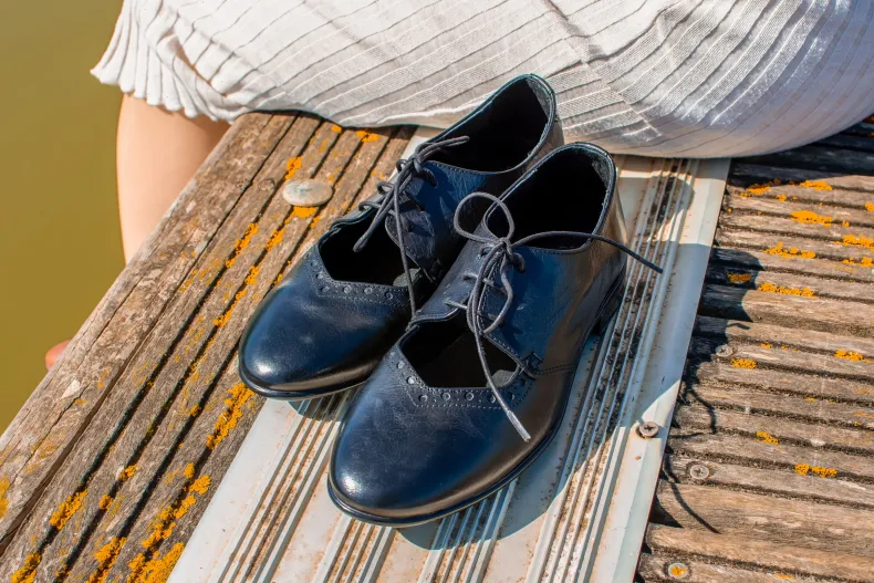Artisan Lace-up In Black Dipped Leather Camarri 1916