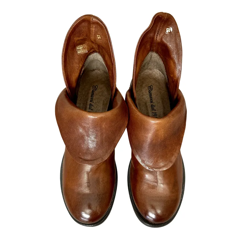 Artisanal Ankle Boot In Camarri 1916 Leather