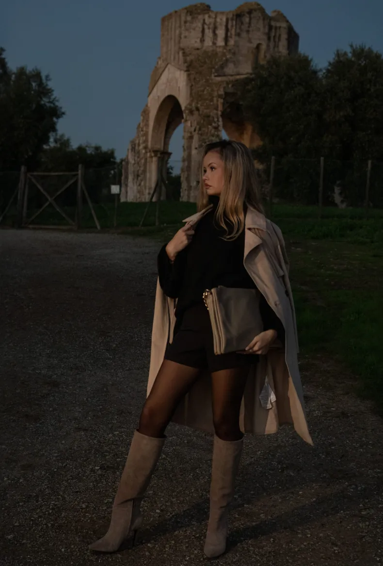 Big Pearl – Clutch With Three Compartments And Chain