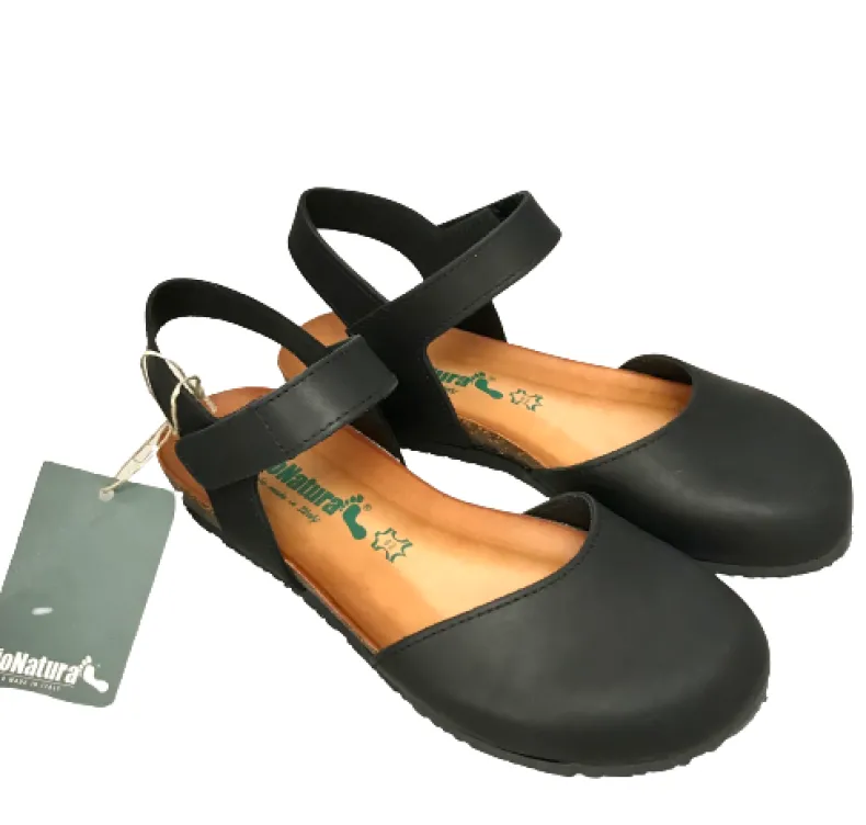 Black Bionatura Sandal Closed At The Tip In Leather
