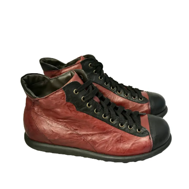 Burgundy / Black Boot