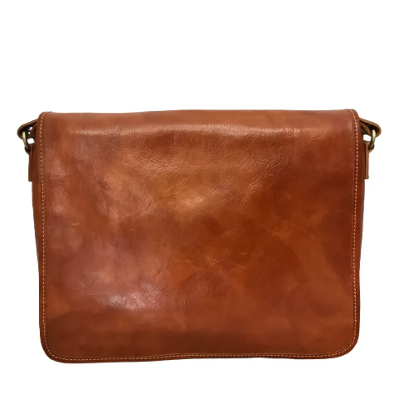Classic Handcrafted Single Compartment Messenger