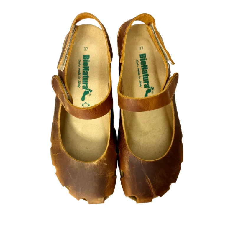 Closed Toe Bionatura Sandal In Apricot Oiled Leather