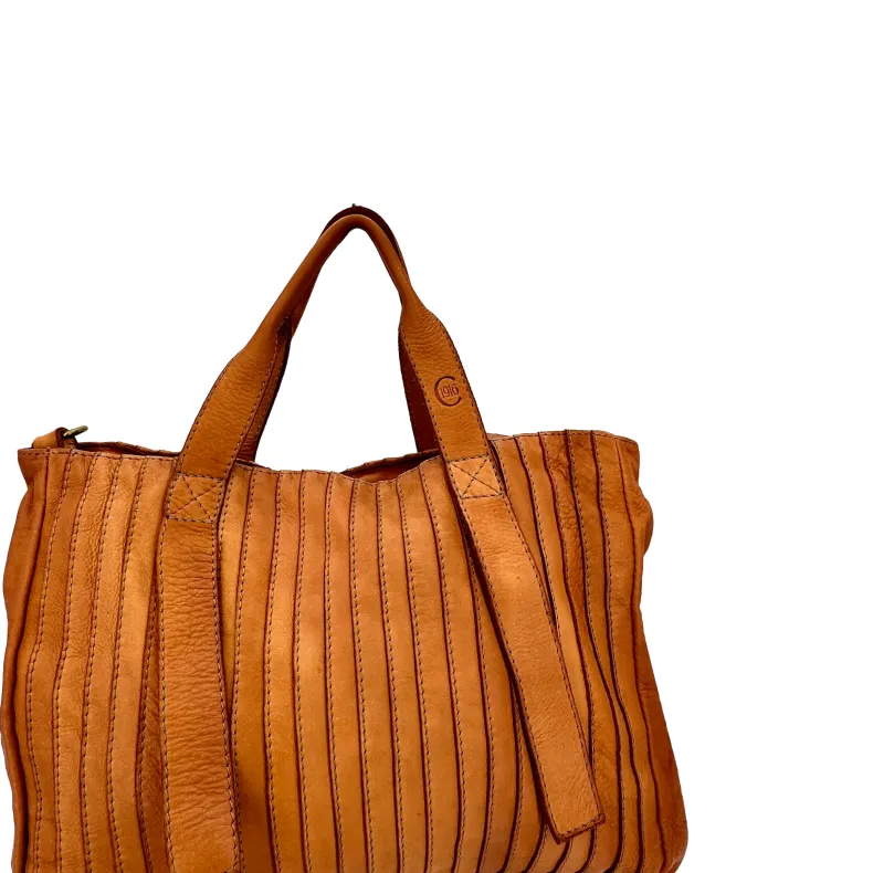 Dalia – Handcrafted Washed Leather Bag