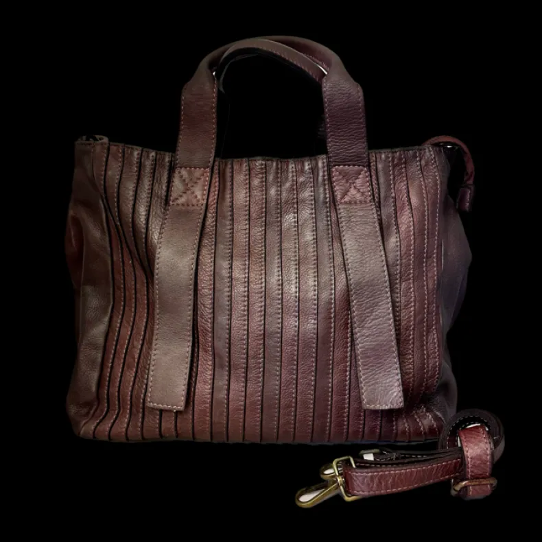 Dalia – Handcrafted Washed Leather Bag