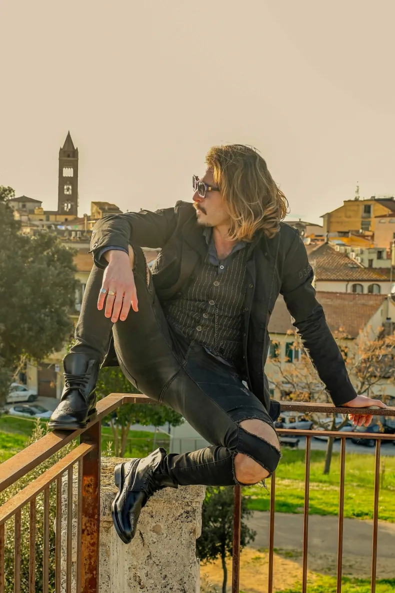 Handcrafted Amphibian In Black Dipped Buffalo