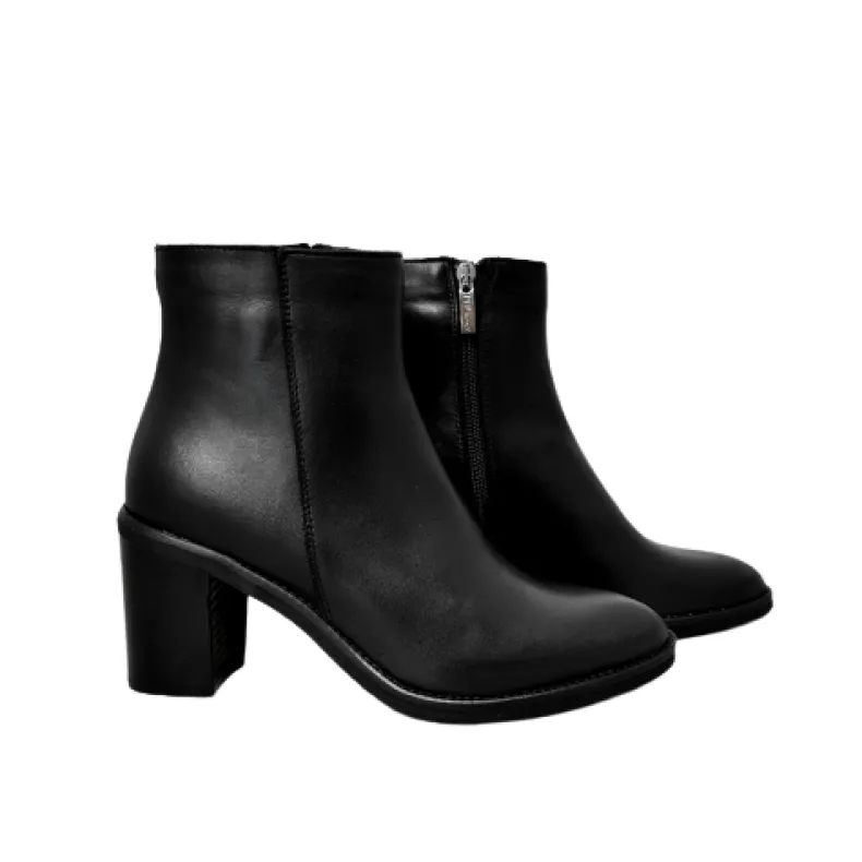 Handcrafted Black Leather Ankle Boot PFV