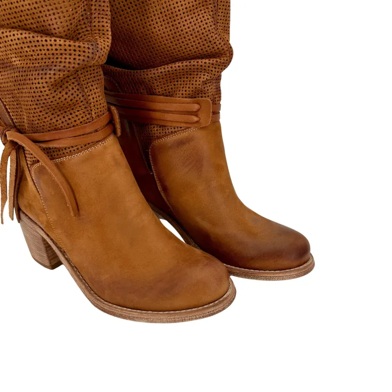 Handcrafted Boot In Tan Nubuck Leather
