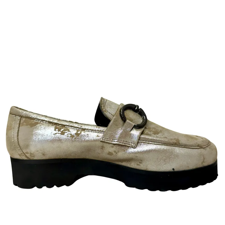Handcrafted Moccasin In Cream Laminated Leather And Lambskin Lining