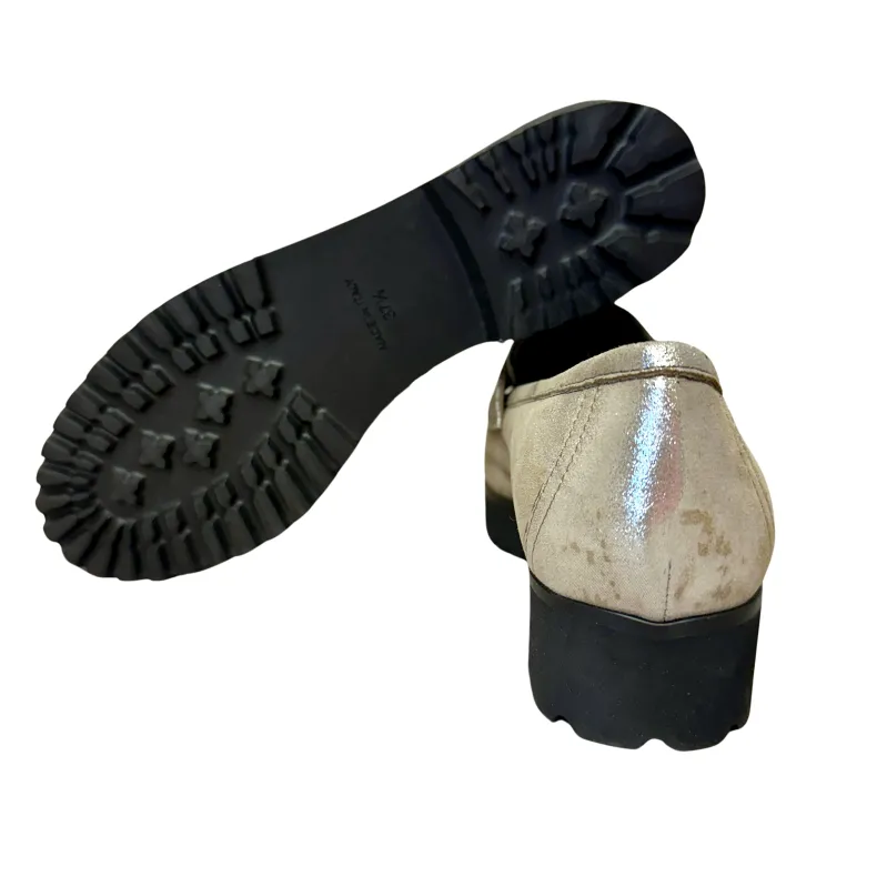 Handcrafted Moccasin In Cream Laminated Leather And Lambskin Lining