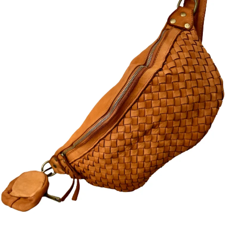 Handcrafted Pouch In Woven Leather With Coin Purse