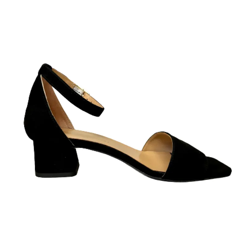 Handcrafted Sandal In Black Suede