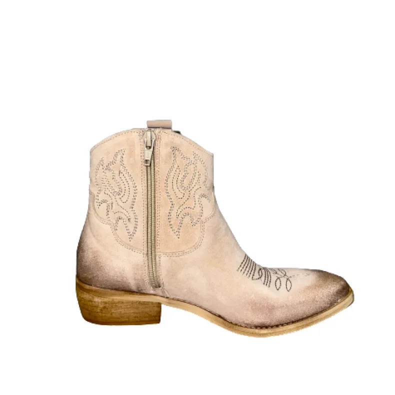 Handcrafted Texan In Powder Pink Brushed Nubuck