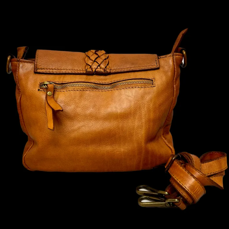 Handmade Bag In Washed Leather With Braid