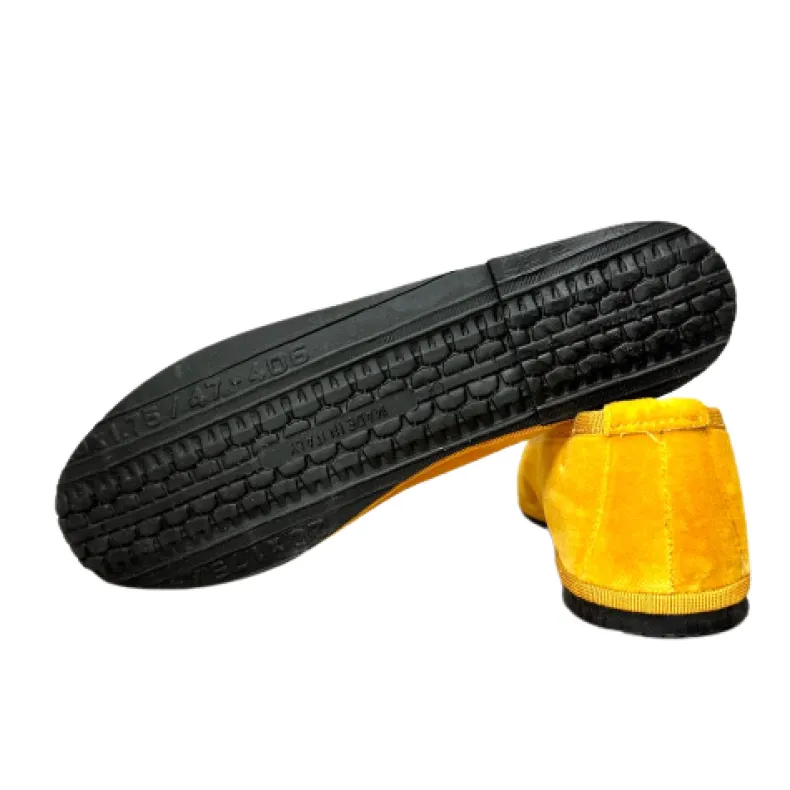 Handmade Friulian Shoes In Yellow Velvet