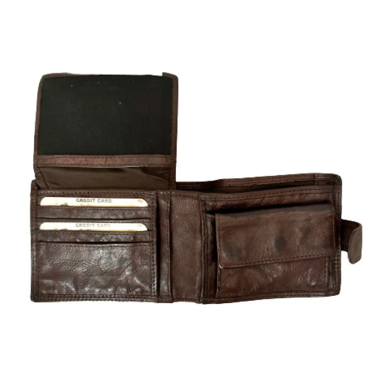 Handmade Wallet In Washed Leather With Button