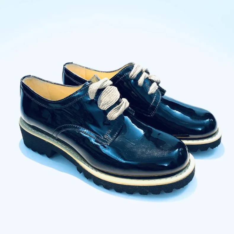 Lace-up In Black Patent Leather