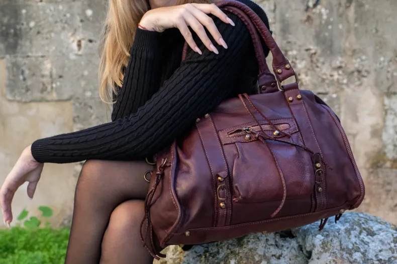 Luisa Big – Bag With Studs And Leather Laces