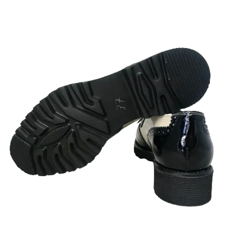 Moccasin In Black And Milk Patent Leather