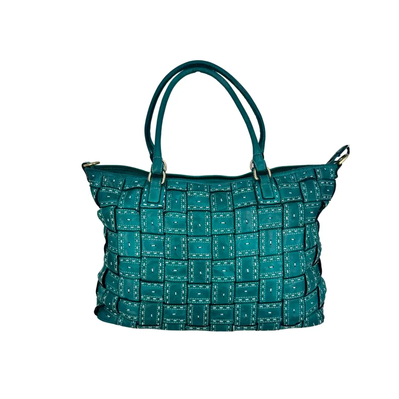 Olimpia Big – Weaving And Visible Stitching