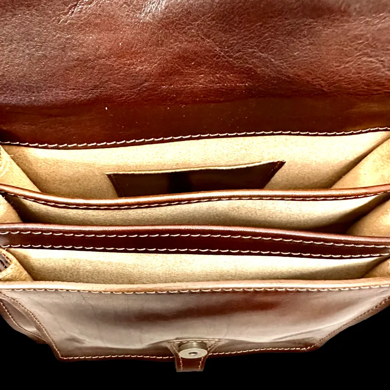 Rectangular Handcrafted Postman M