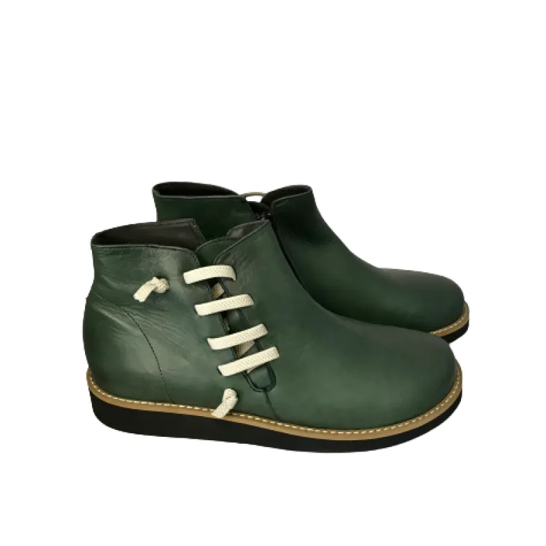 Sneakers In Green Leather