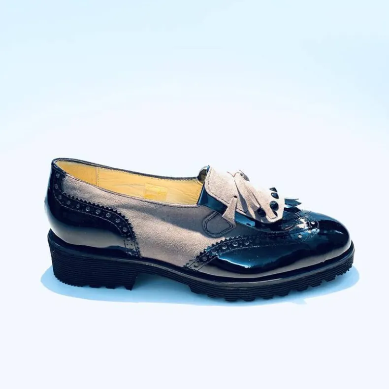 Two-tone Taupe / Black Moccasin