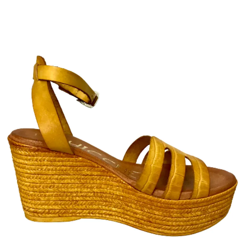 Wedge Sandal In Yellow Leather