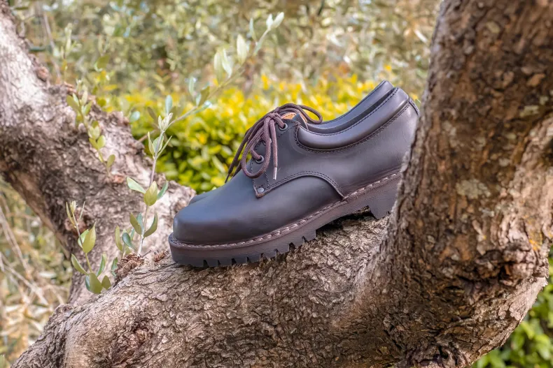 Work Shoe In Dark Brown Leather And Vibram Rubber