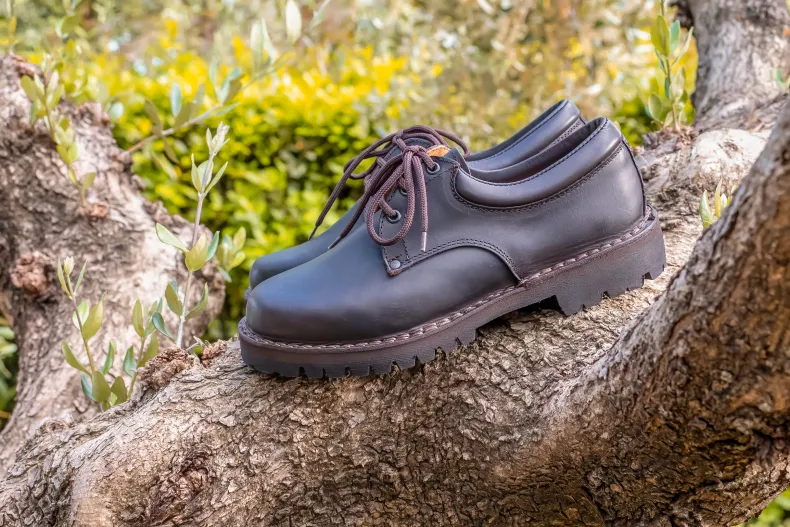 Work Shoe In Dark Brown Leather And Vibram Rubber